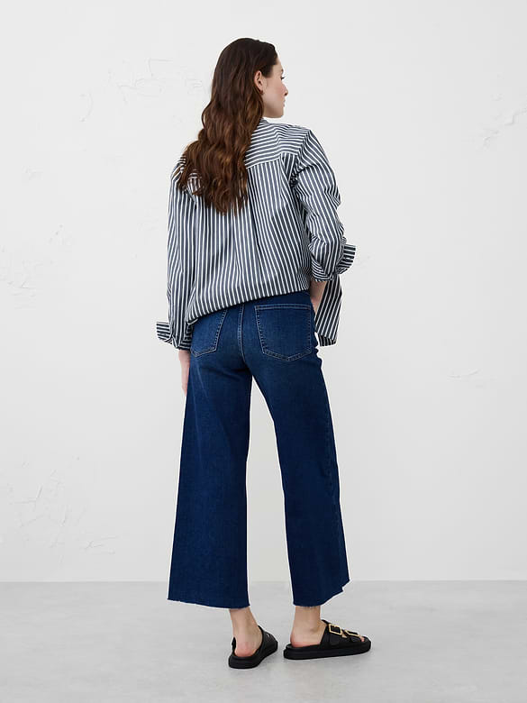 Wide-Leg High-Rise Cropped Jean