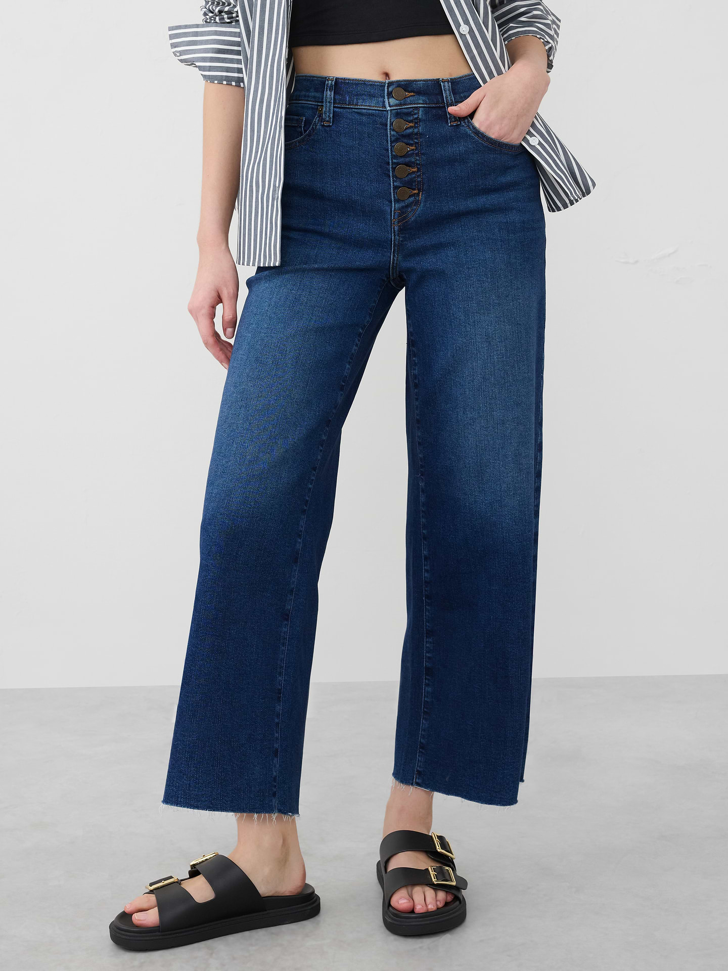 Image number 3 showing, Wide-Leg High-Rise Cropped Jean