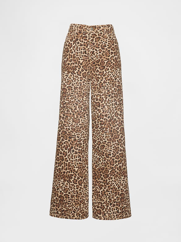 Mid Rise UltraSoft Leopard Baggy Jeans