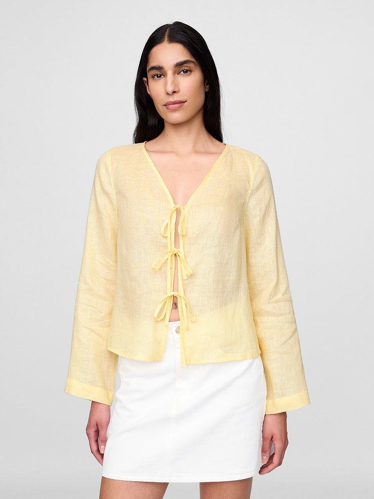 L'image numéro 1 présente Chemise nouée sur le devant en 100 % lin