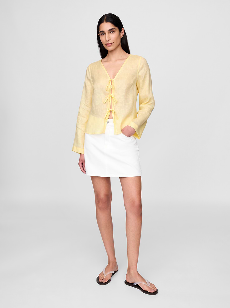 L'image numéro 3 présente Chemise nouée sur le devant en 100 % lin