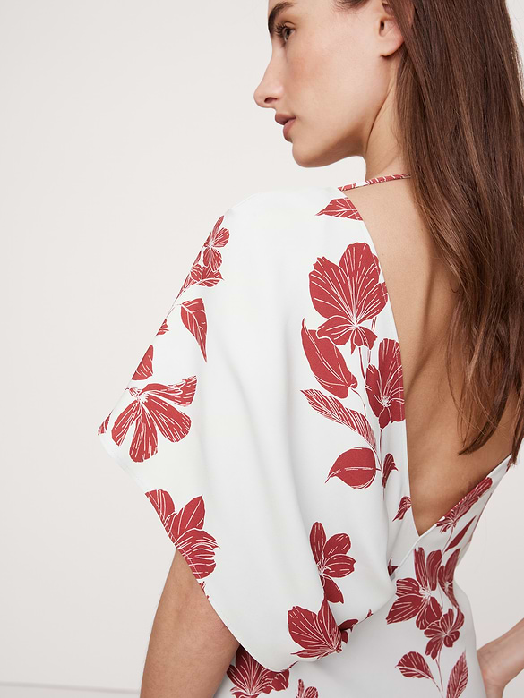 Robe longue asymétrique à dos dégagé en crêpe extensible