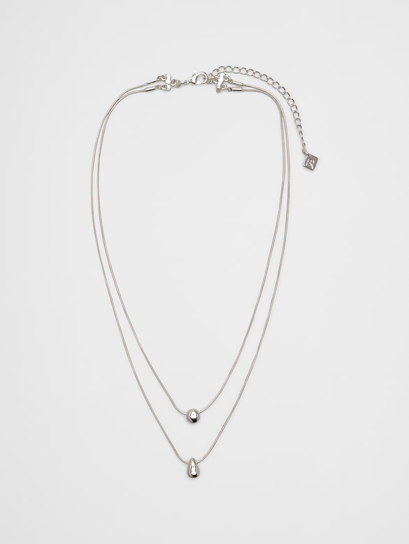 Layered Metal Pendant Necklace