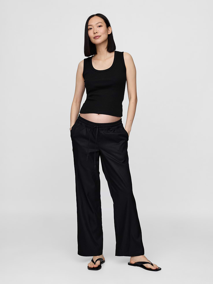 Image 1 de 1, Mélange de Tencel et de coton ultra-doux., Taille élastique avec cordon coulissant., Poches latérales passepoilées., Veuillez noter que les modèles de Maternité ne peuvent pas être retournés en magasin. Profitez des retours gratuits par la poste., Ce produit a été fabriqué dans une usine qui investit dans l’égalité des genres et l’autonomisation des femmes. Grâce à l’initiative RISE, visant à réinventer l’industrie pour soutenir l’égalité, et au programme P.A.C.E. d’avancement et de gestion de carrière de Gap Inc., nous aidons les gens qui fabriquent nos vêtements à acquérir les compétences, les connaissances, la confiance en soi et la résilience nécessaires pour progresser dans leur vie professionnelle et personnelle. En savoir plus ici ., Produit #734544