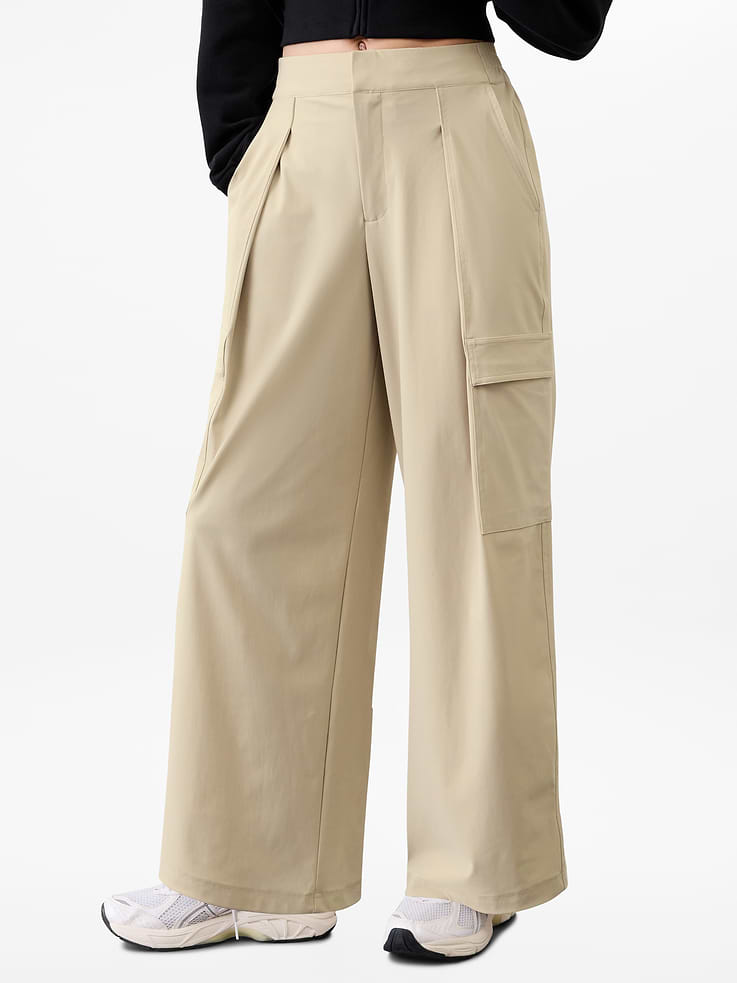 Image 1 of 8, FOR: Your workday commute and weekend travels, from meetings to meetups, FEEL: Italian Euroluxe fabric is smooth and lightweight with subtle stretch for mobility, FAVE: Drop-in cargo pockets for on-hand storage, Easy-access side pockets, Fully functional fly with a hook and eye closure, Product #562507