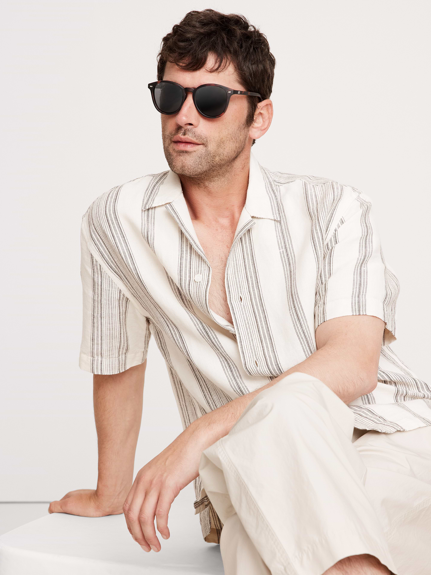 Image number 2 showing, Bandwagon Sunglasses by Le Specs