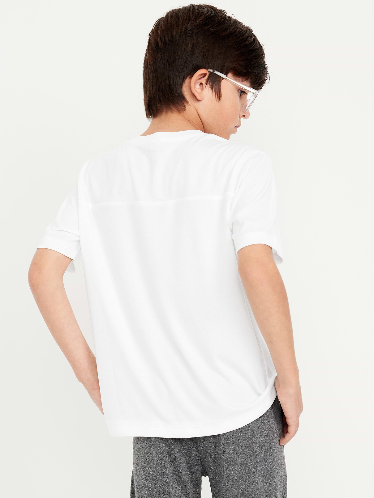 L'image numéro 2 présente T-shirt Performance Go-Dry Cool à manches longues pour garçon