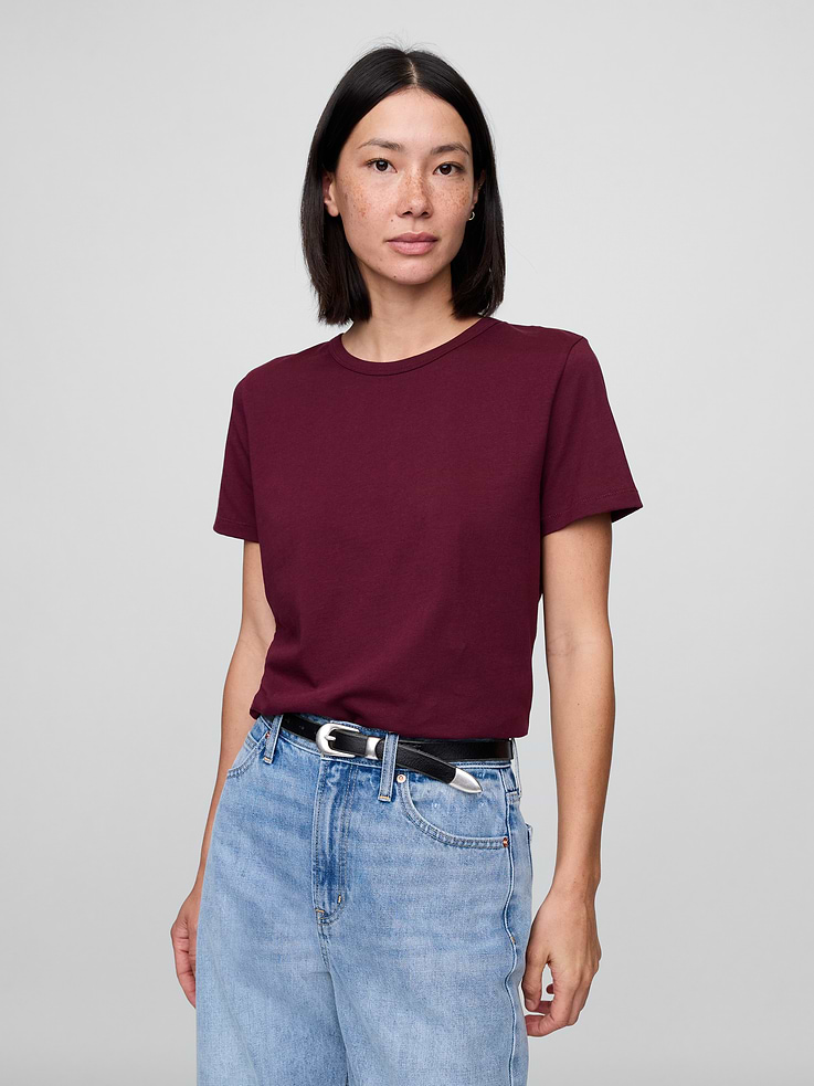 Image 1 of 4, The softest tee in our closet. Cut from 100% cotton. Made in a smooth jersey fabric. Designed to feel like a vintage tee from day one., Soft organic cotton jersey T-shirt., Crewneck., Short sleeves., Certain styles have allover stripes., Made with 100% organically grown cotton, which is grown without the use of synthetic pesticides and fertilizers., This product was made in a factory that invests in gender equality and women’s empowerment. Through RISE (Reimagining Industry to Support Equality) and Gap Inc.’s program P.A.C.E. (Personal Advancement & Career Enhancement), we support people who make our clothes to build the skills, knowledge, confidence, and resilience needed to advance in work and life. Learn more here ., Note: Our Thyme Green styles are created with a specialized wash process that makes each tee unique., Product #718877