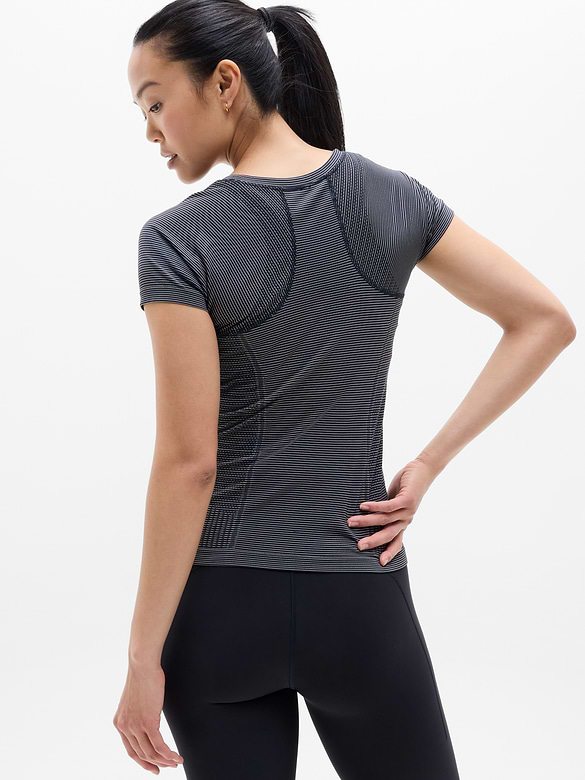 Momentum Seamless Tee