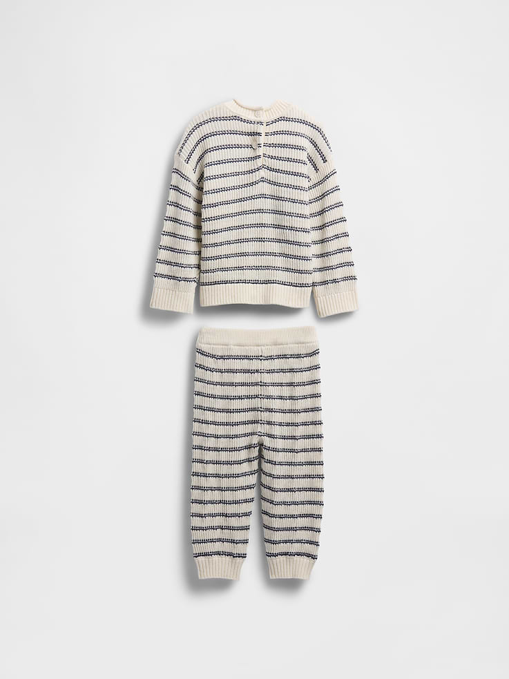 Image number 2 showing, Baby Sweater Outfit Set