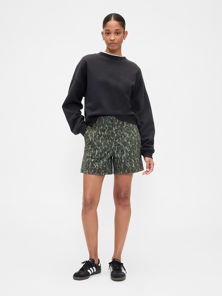 Image 1 of 7, Stretch twill weave., Hook and bar closure, zip fly., Front slant pockets, welt pockets at back., This product was made in a factory that invests in gender equity and women’s empowerment through RISE. Learn more at, Product #875693