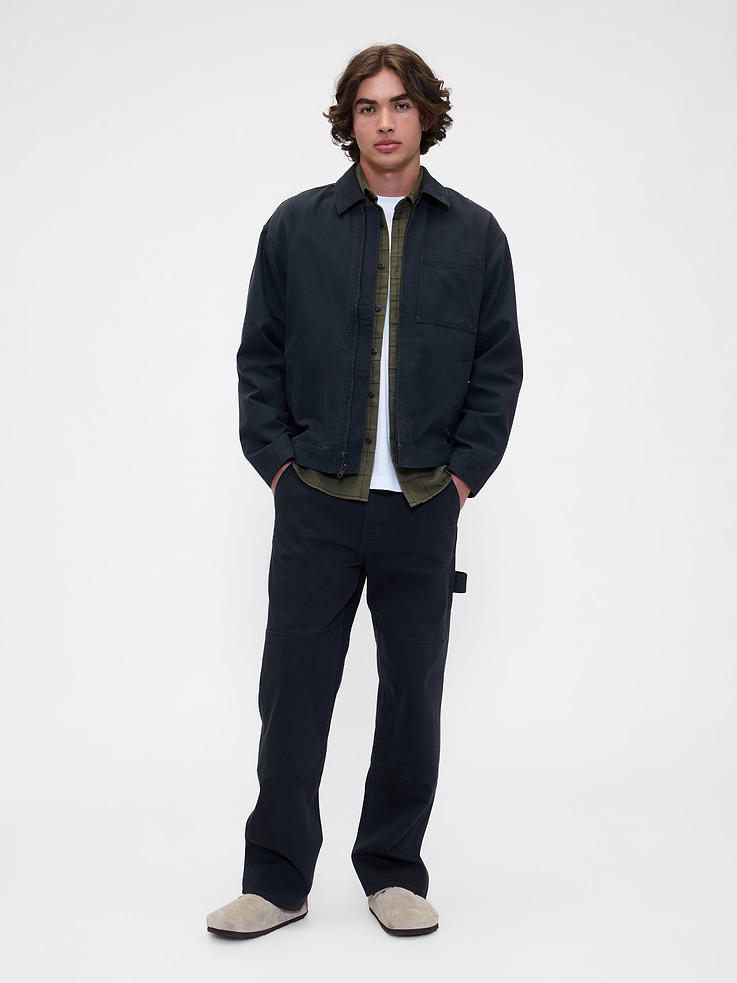 Image 1 of 6, This product is part of our water-saving Washwell program. Compared with conventional wash methods, Washwell uses at least 20% less water., Stretch denim., Black color wash., Button closure, zip fly., Front slant pockets, patch pockets at back., Patch pocket and hammer loop at sides., This product was made in a factory that invests in gender equity and women’s empowerment through RISE. Learn more at gapinc.com/equity., Product #819369