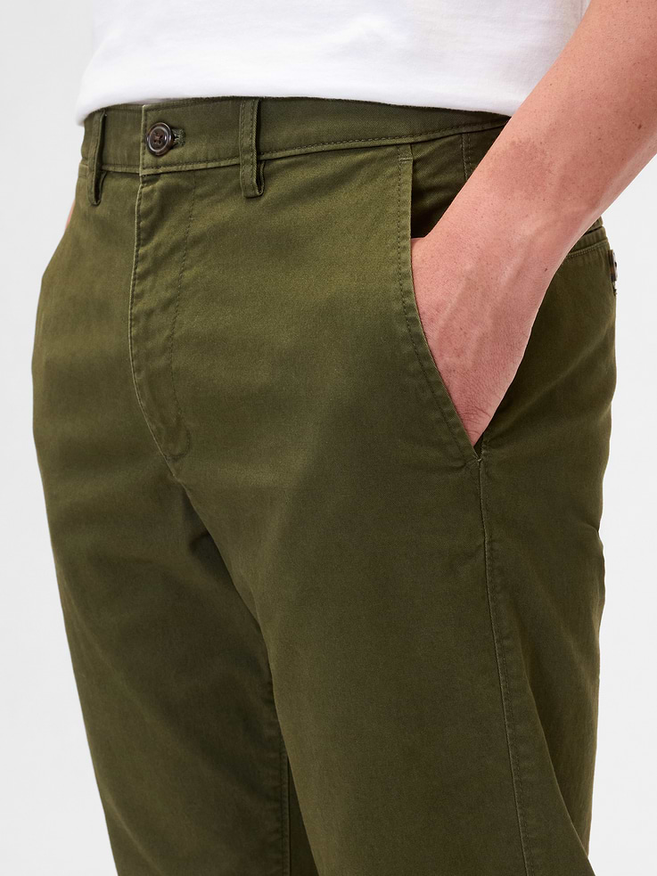 Image 5 of 6, GapFlex Essential Khakis in Straight Fit