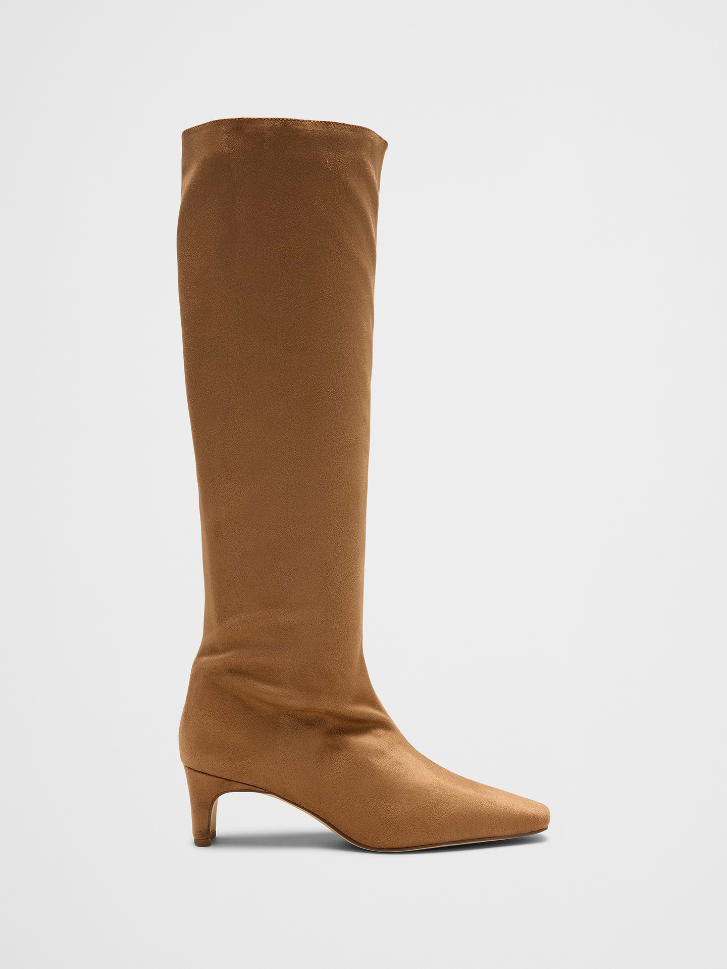 Image 1 de 1, Nos bottes hautes souples les plus vendues de l’année dernière sont de retour, avec quelques améliorations. Nous avons écouté les commentaires des clients et avons affiné le tour du mollet pour un style plus élégant. Nous avons utilisé une version plus épaisse de notre suède végane pour une meilleure qualité., CUIR VÉGANE: doux et lisse, ce cuir végane a une texture et un aspect luxueux., Modèle fabriqué exclusivement pour Banana Republic Entrepôt., Produit #788860