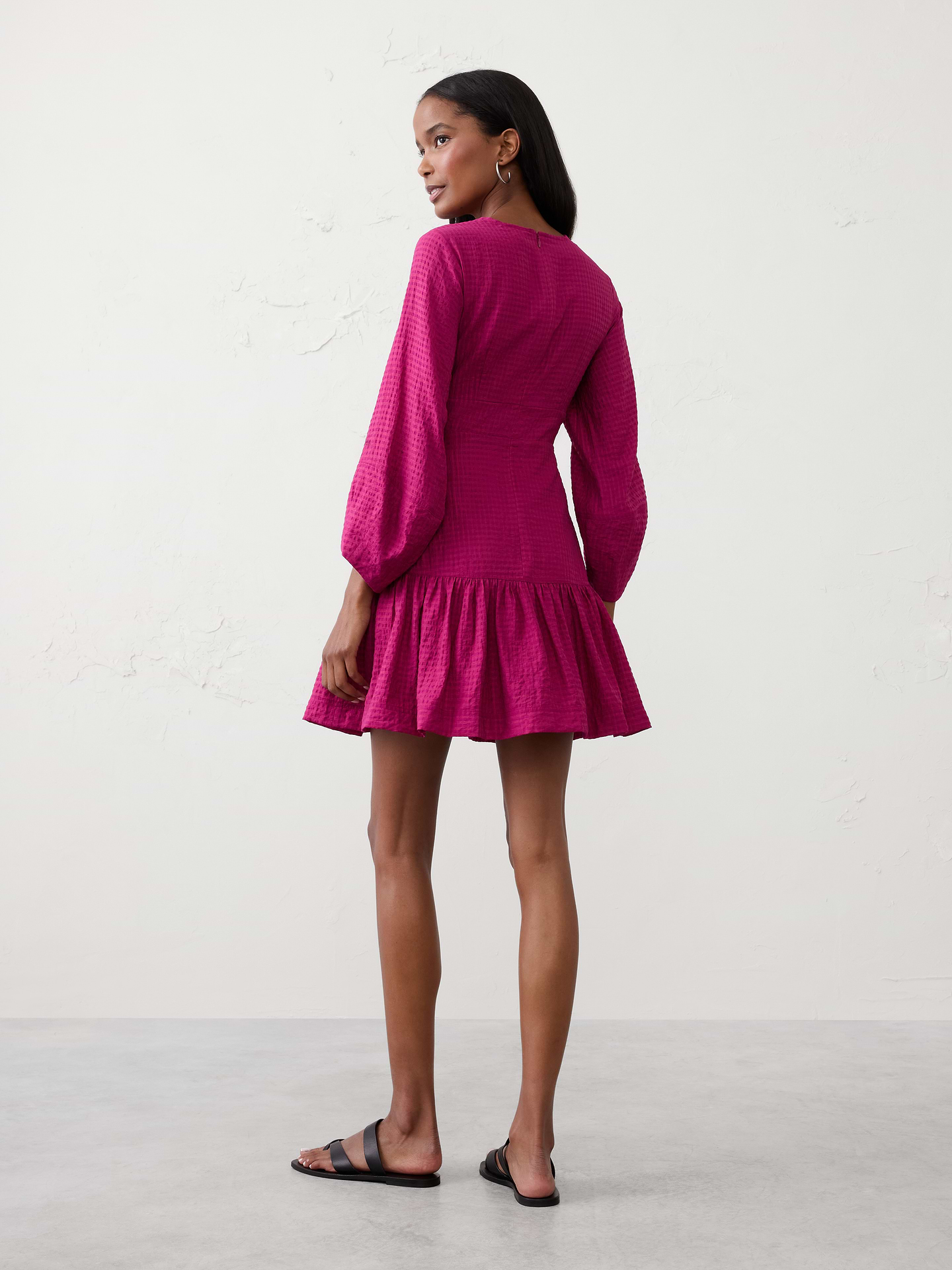 Image 2 de 4, Robe courte texturée à découpe torsadée