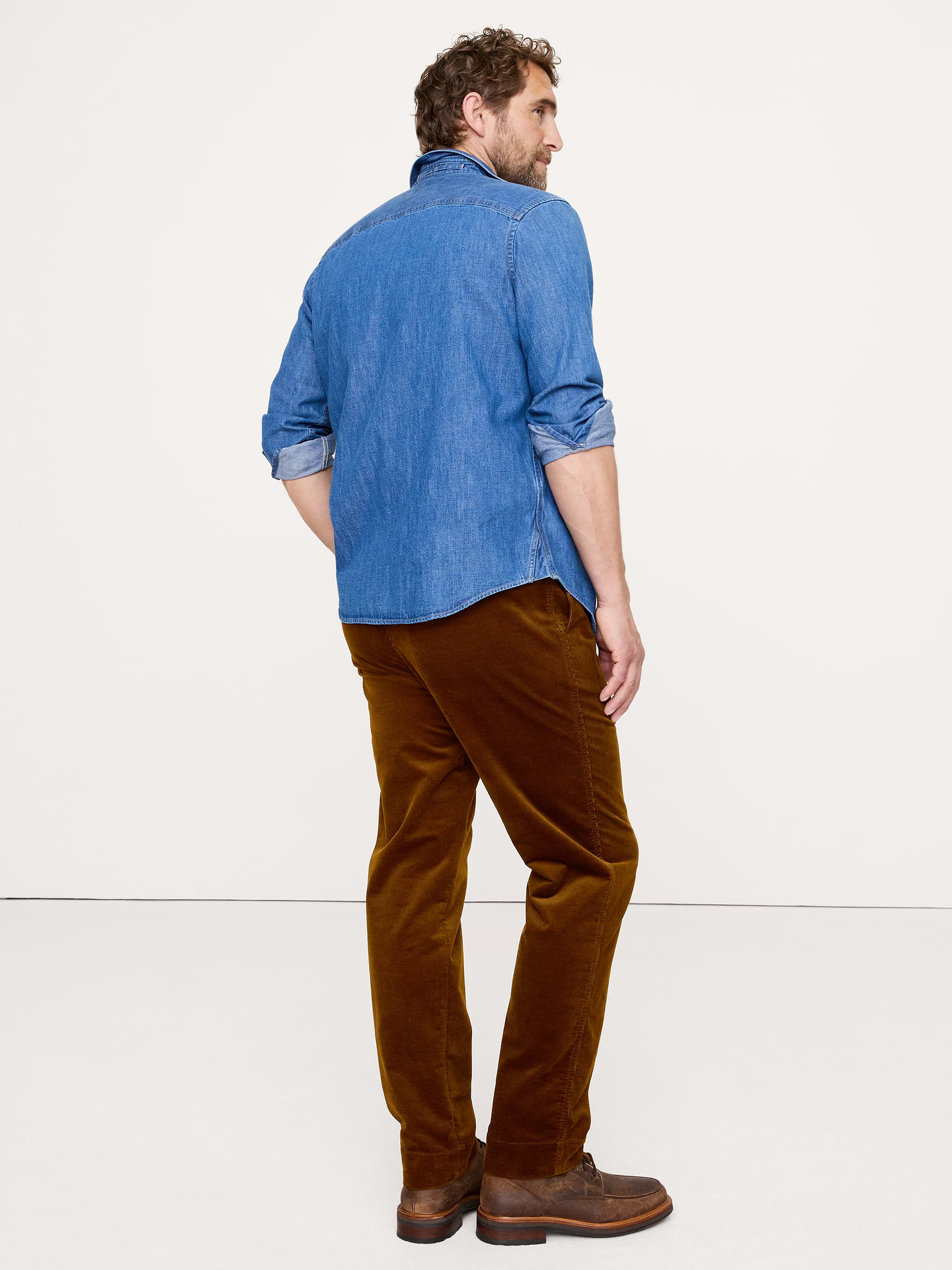 L'image numéro 3 présente Pantalon à taille extensible en velours côtelé