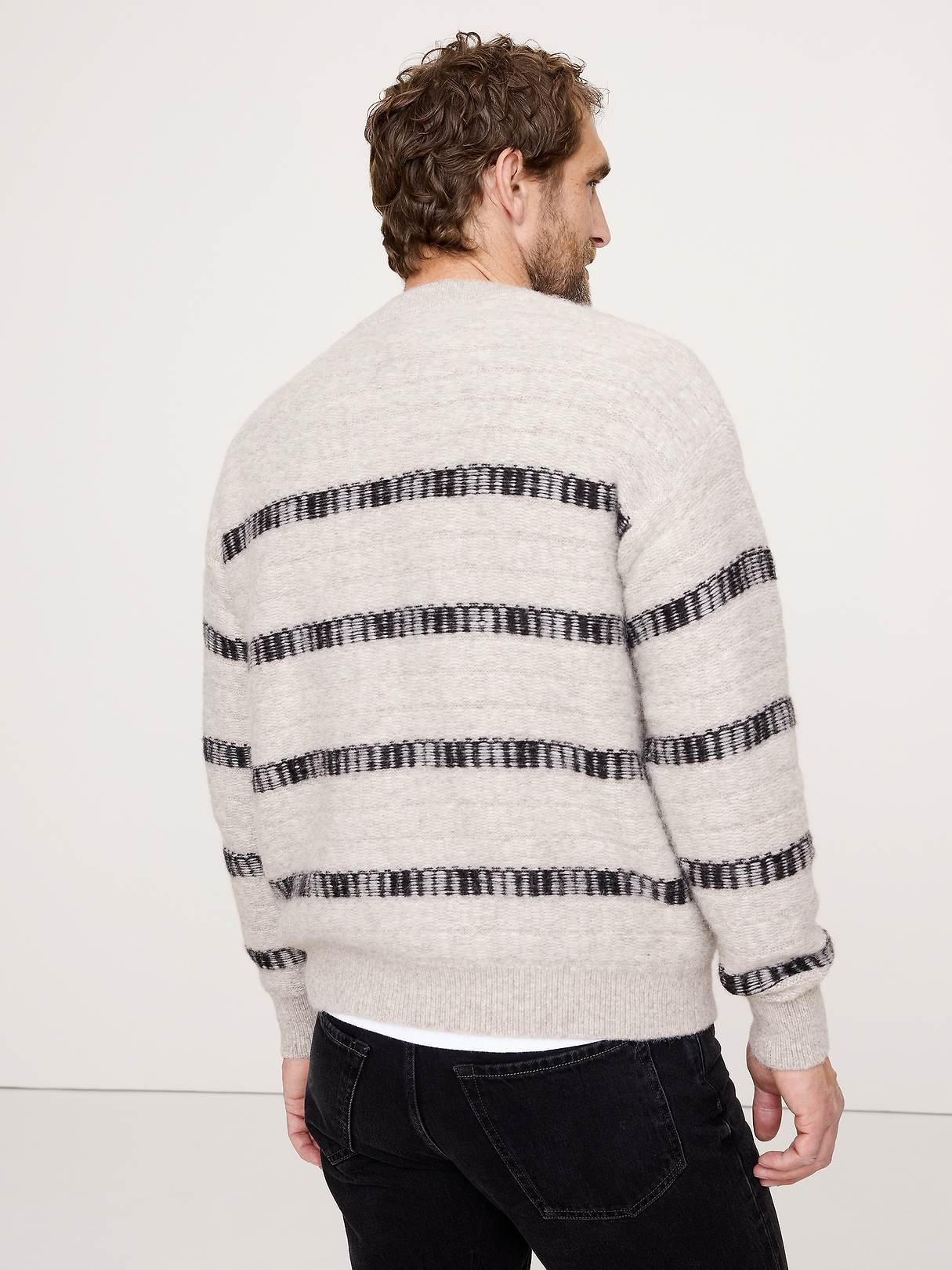 Jacquard Stripe V-Neck Sweater | Banana Republic