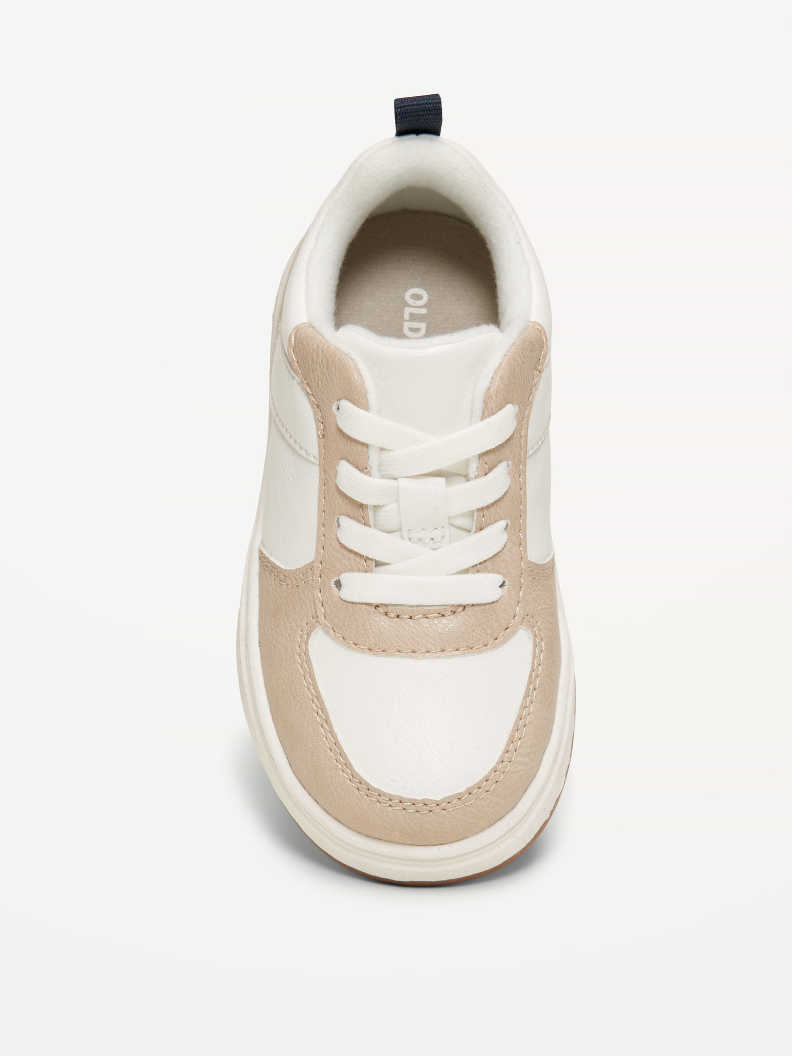 L'image numéro 2 présente Chaussures de sport en similicuir pour tout-petit garçon
