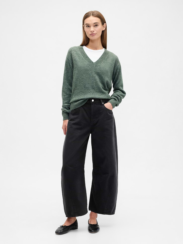 Image 1 of 7, This product is part of our water-saving Washwell program. Compared with conventional wash methods, Washwell uses at least 20% less water., Non-stretch denim., Black color wash., Button closure, zip fly., Classic five-pocket styling., This product was made in a factory that invests in gender equity and women’s empowerment through RISE. Learn more at, Product #820011