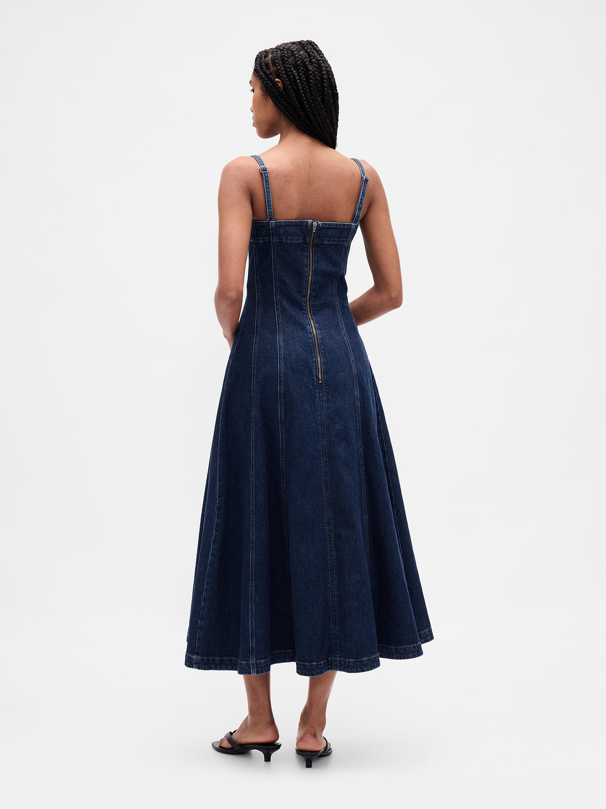 L'image numéro 2 présente Robe mi-longue en denim
