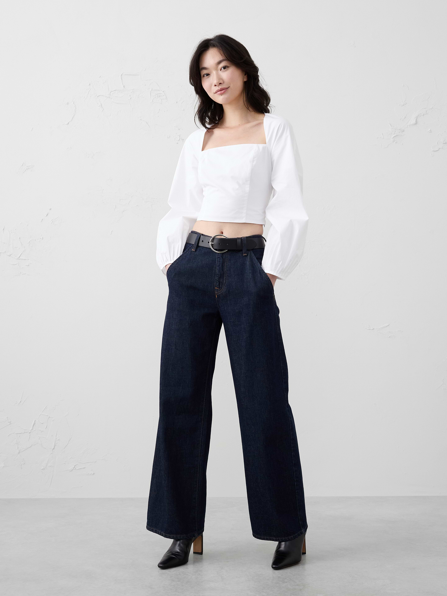 Image 1 of 4, A trendy matching poplin set designed for going out in style. The top features a crisp, structured feel with a modern silhouette., Square neckline. Raglan long sleeves with pleated cuffs., Invisible side zipper closure at wearer's left hem., Two button closure at back neck., Triangle cut opening in back., Smocked back panel., Straight hem., Fully lined bodice. Partially lined sleeves., Made exclusively for Banana Republic Factory., Product #813792