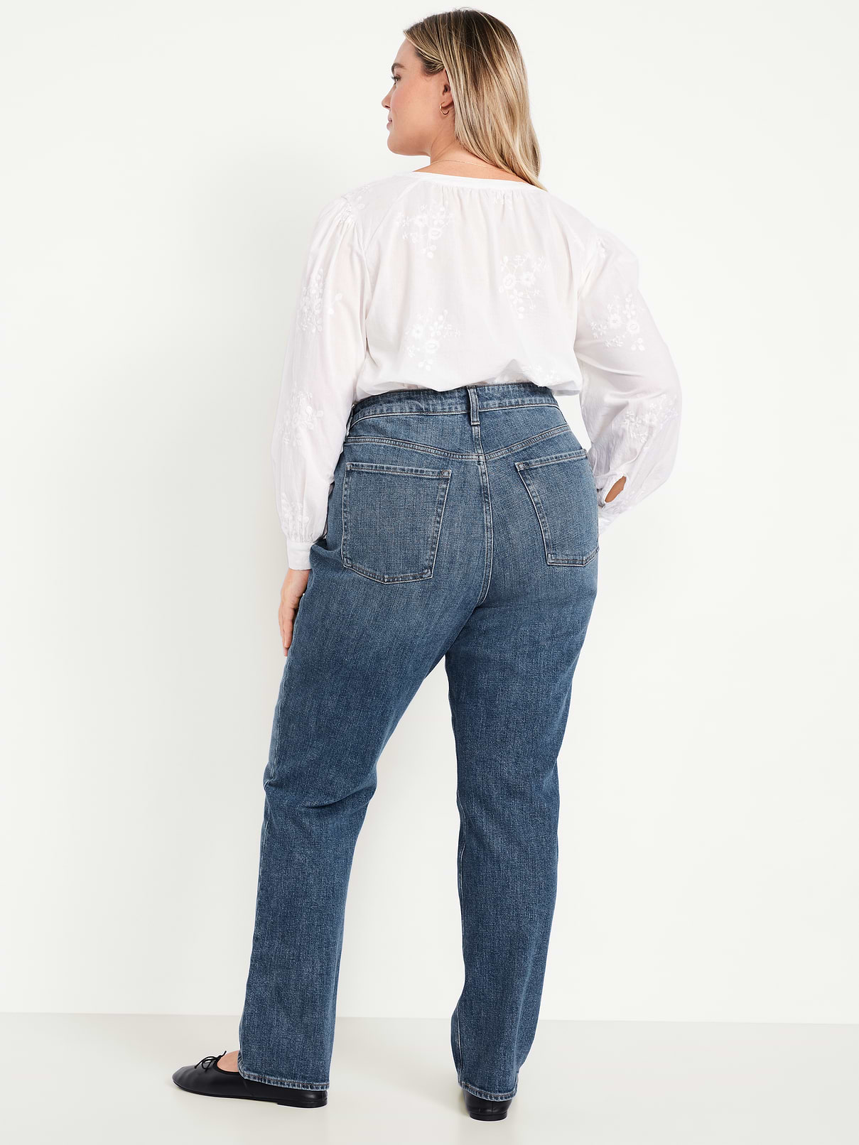 L'image numéro 8 présente Jean droit à taille très haute
