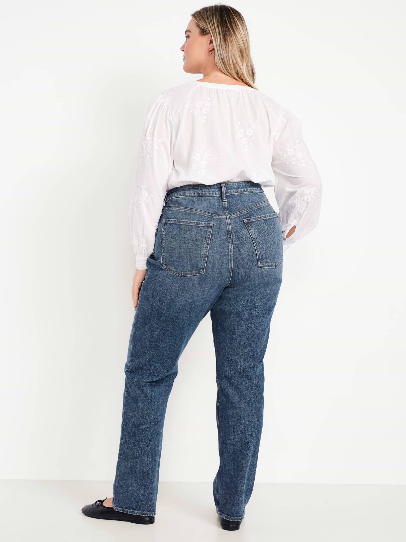 L'image numéro 8 présente Jean droit à taille très haute