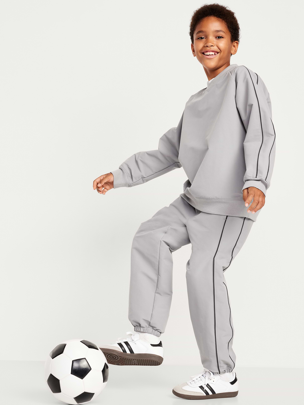L'image numéro 3 présente Pantalon d’échauffement de soccer coupe généreuse pour garçon
