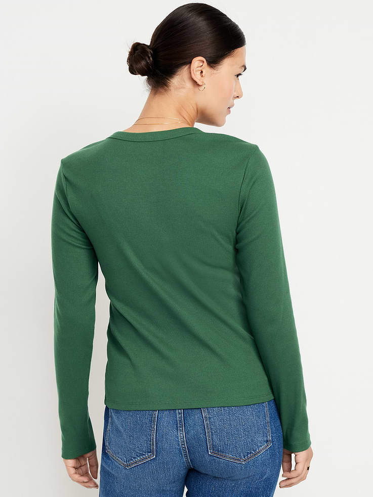 L'image numéro 5 présente T-shirt ajusté à col rond et à manches longues