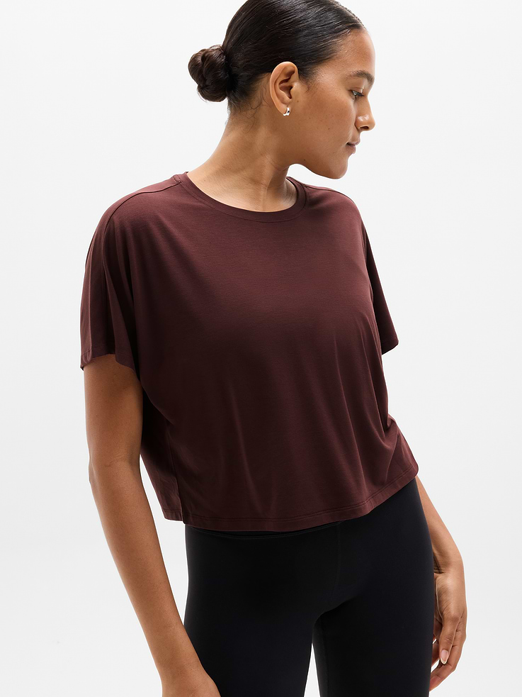 Image 1 of 5, FOR: Your yoga flow and sessions in the studio, FEEL: Soft, premium-weight comfort with luxurious TENCEL™ fibers that drape beautifully, FAVE: Easy fit allows for freedom of movement, Product #891898