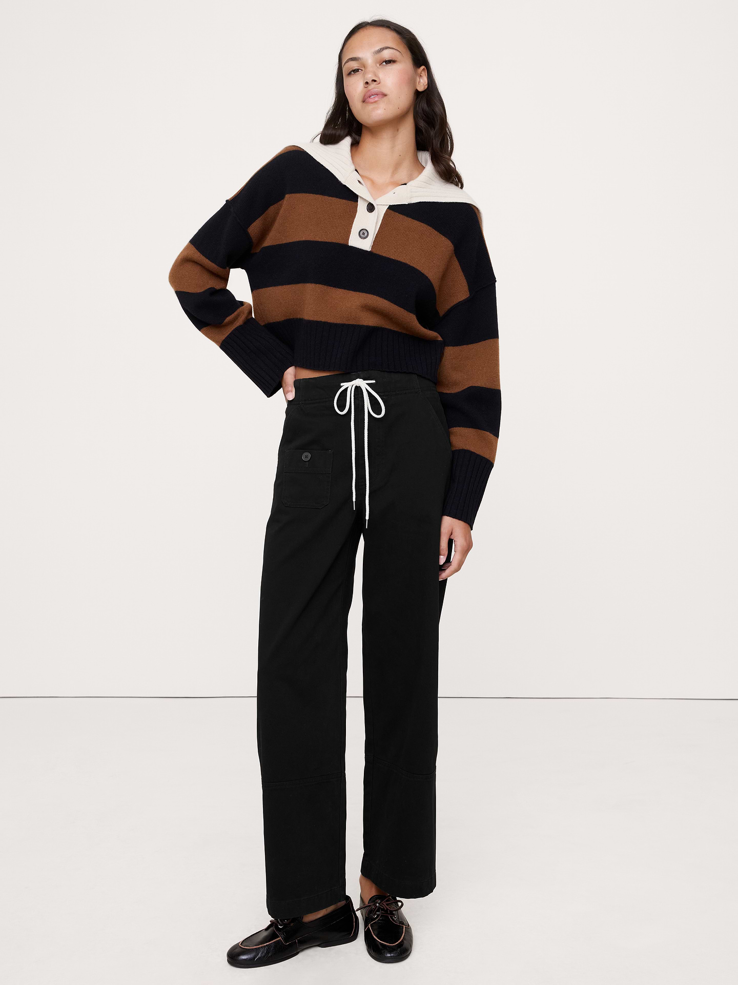 L'image numéro 1 présente Pantalon jambe large à taille haute élastique à coulisse