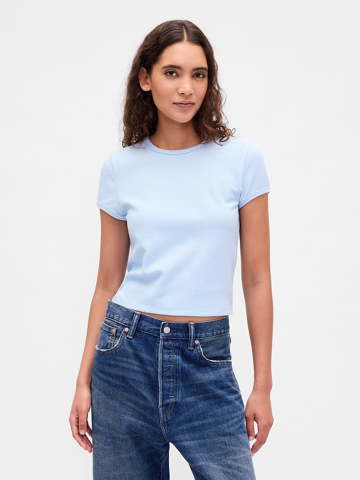 L'image numéro 1 présente T-shirt ajusté court en tissu gaufré