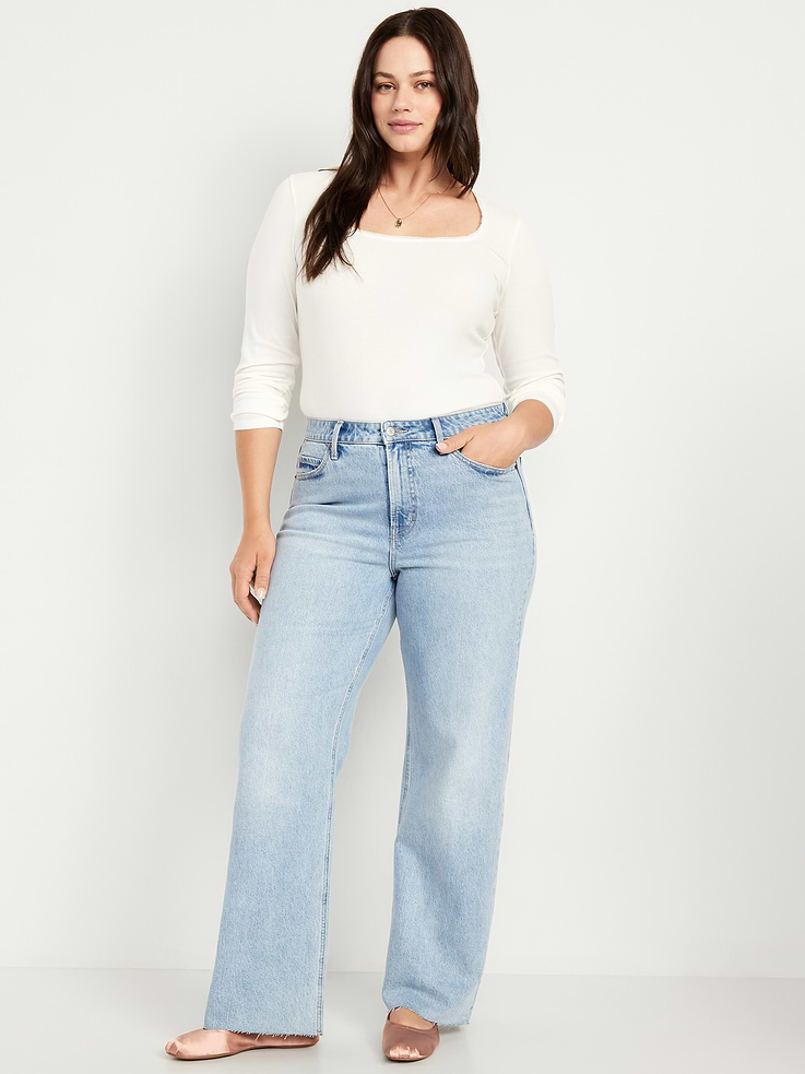 L'image numéro 7 présente Jean profilé à jambe large et à taille très haute