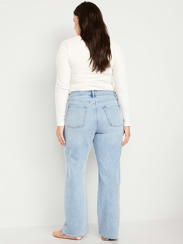 L'image numéro 8 présente Jean profilé à jambe large et à taille très haute
