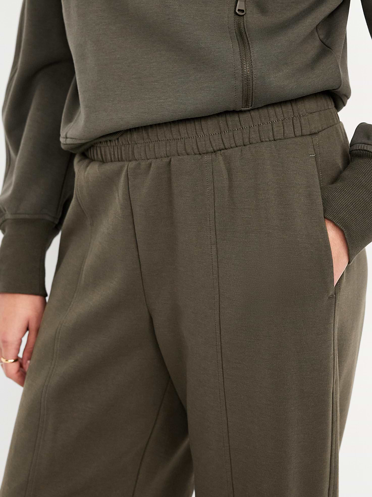 L'image numéro 3 présente Pantalon baril à taille haute en Molleton dynamique