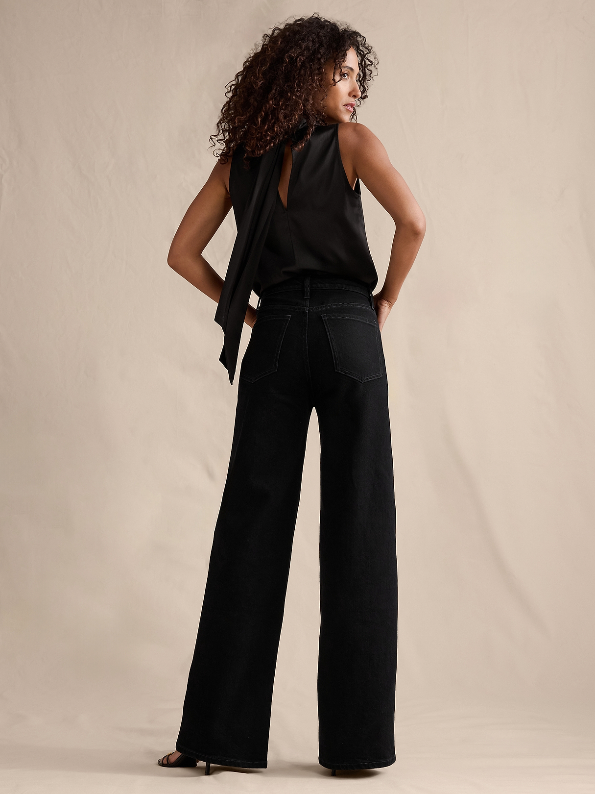 The Icon Classic Wide-Leg Jean | Banana Republic