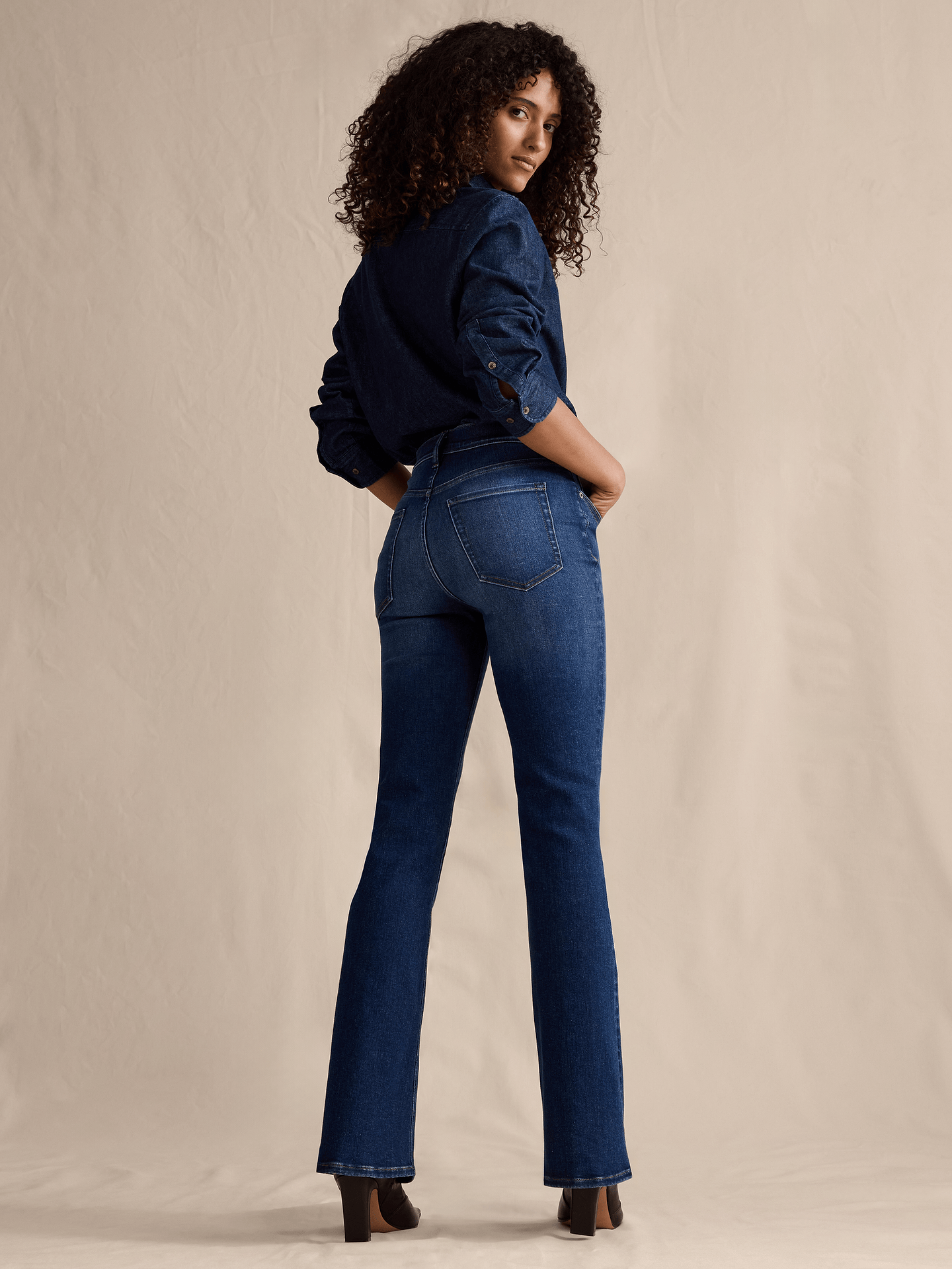 Image number 2 showing, Mid-Rise Flare Jean