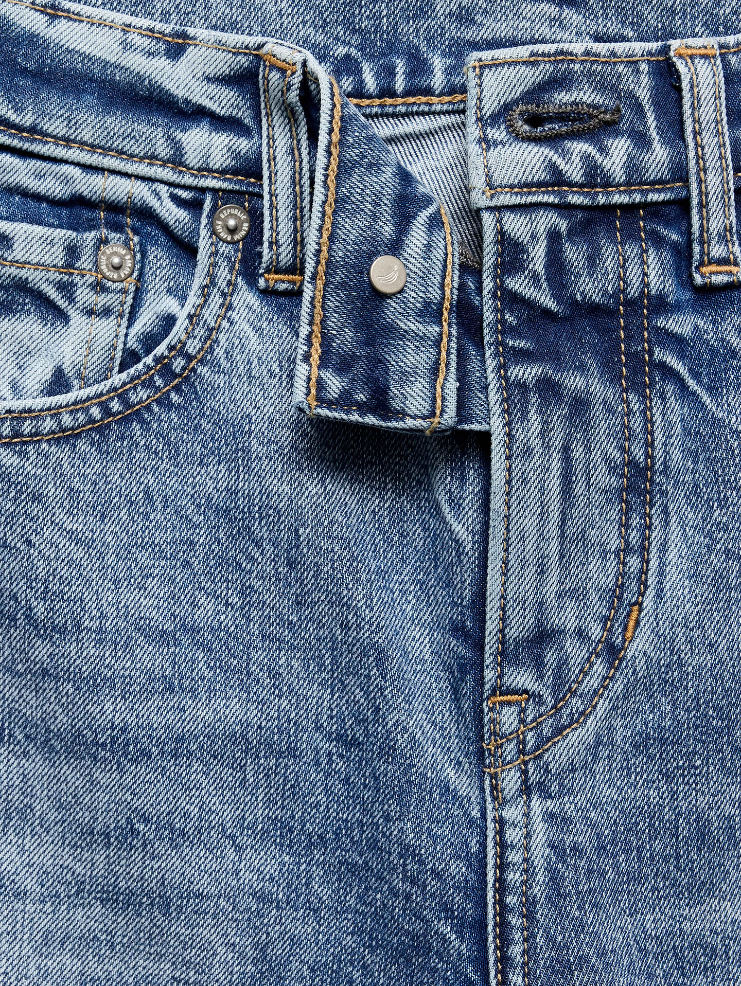 L'image numéro 6 présente Jean semi-évasé à taille haute