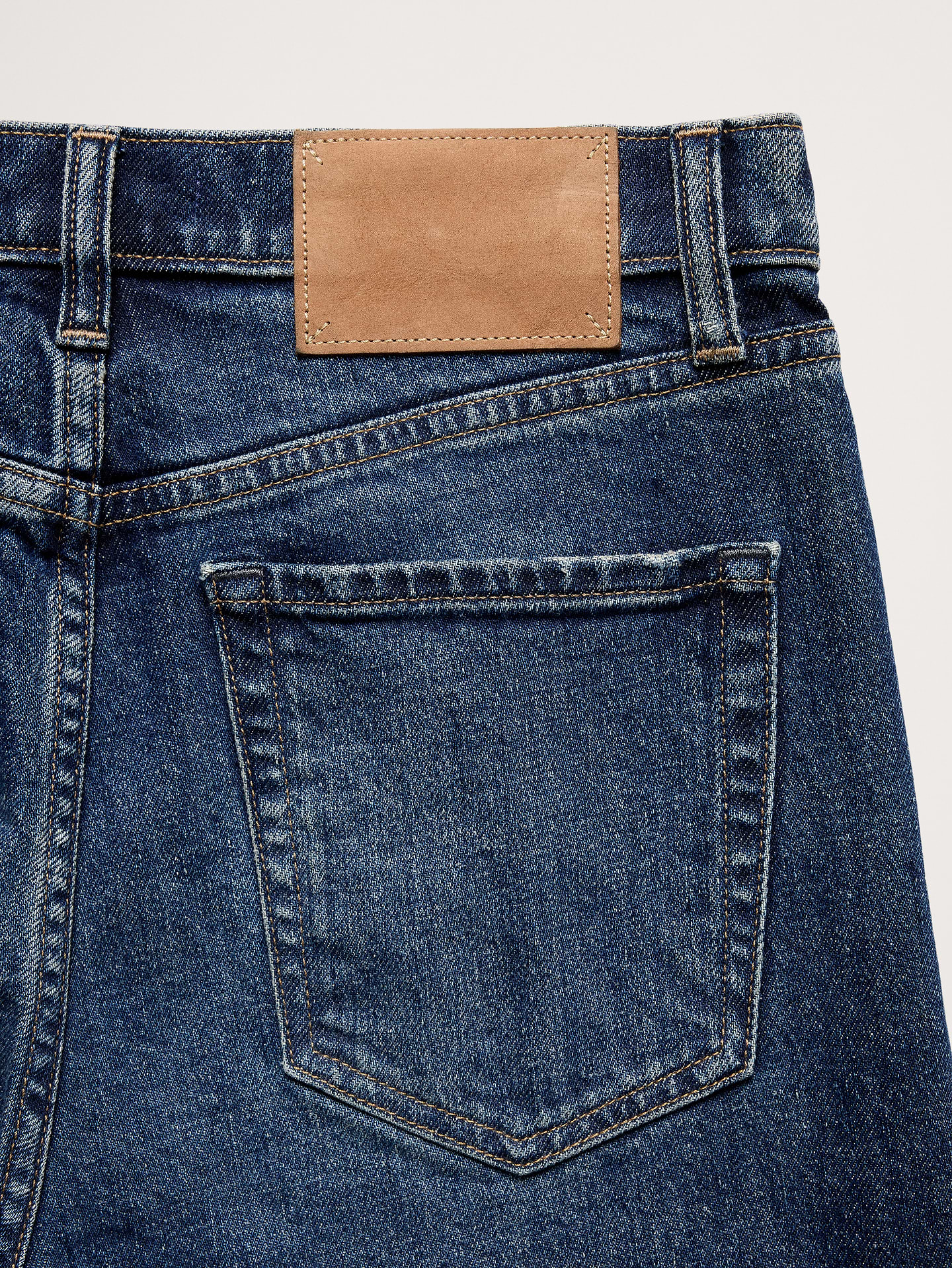L'image numéro 7 présente Jean droit à taille haute des années 90