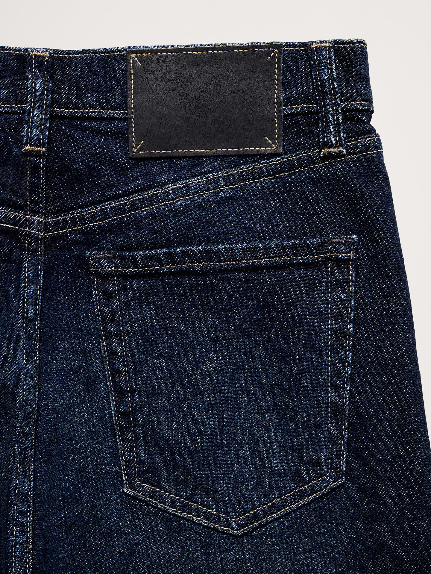 L'image numéro 7 présente Jean droit à taille haute des années 90