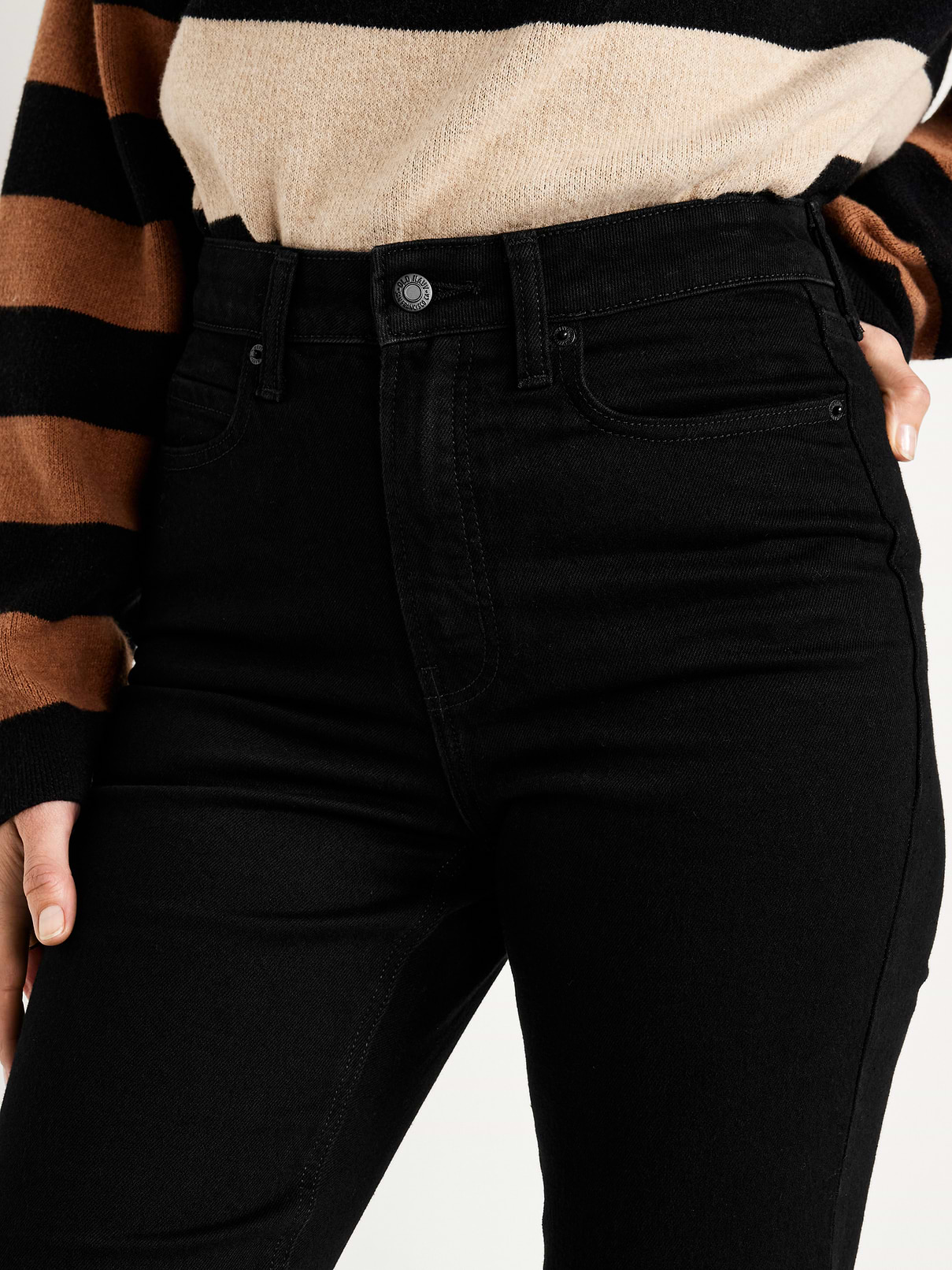 L'image numéro 8 présente Jean droit à taille très haute