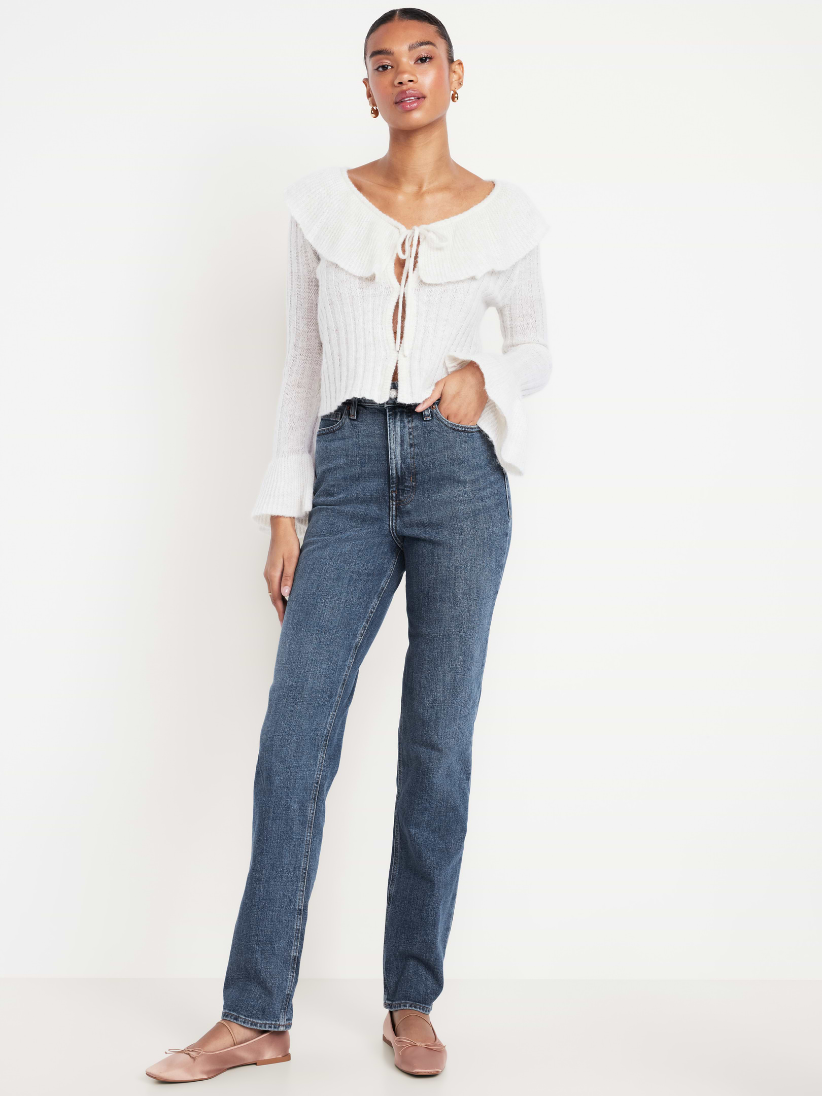 L'image numéro 1 présente Jean droit à taille très haute
