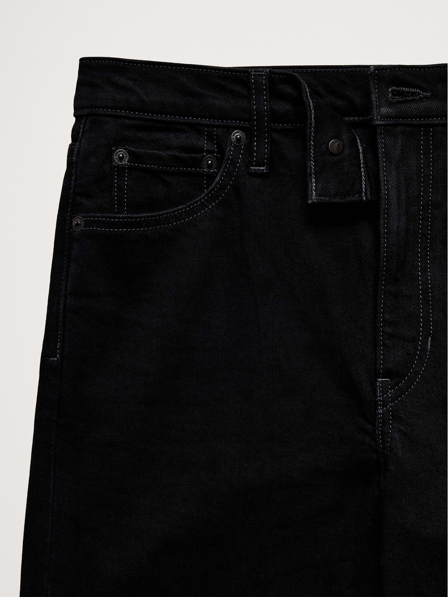 L'image numéro 6 présente Le célèbre jean classique à jambe large