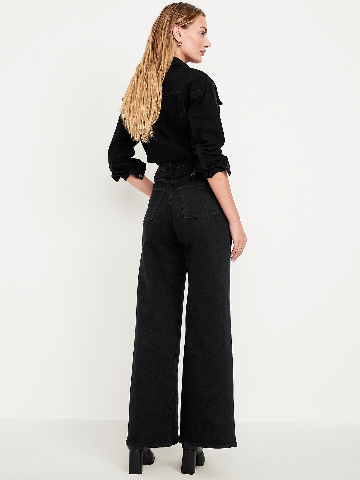 Extra High-Waisted Super Wide-Leg Jeans | Old Navy