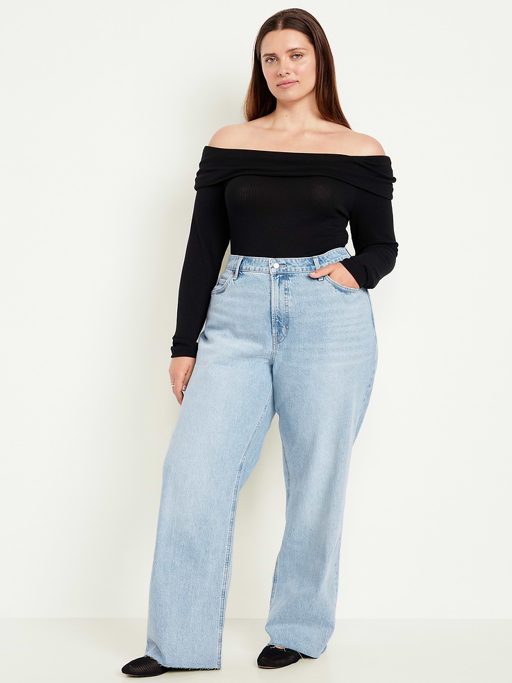 L'image numéro 9 présente Jean profilé à jambe large et à taille très haute