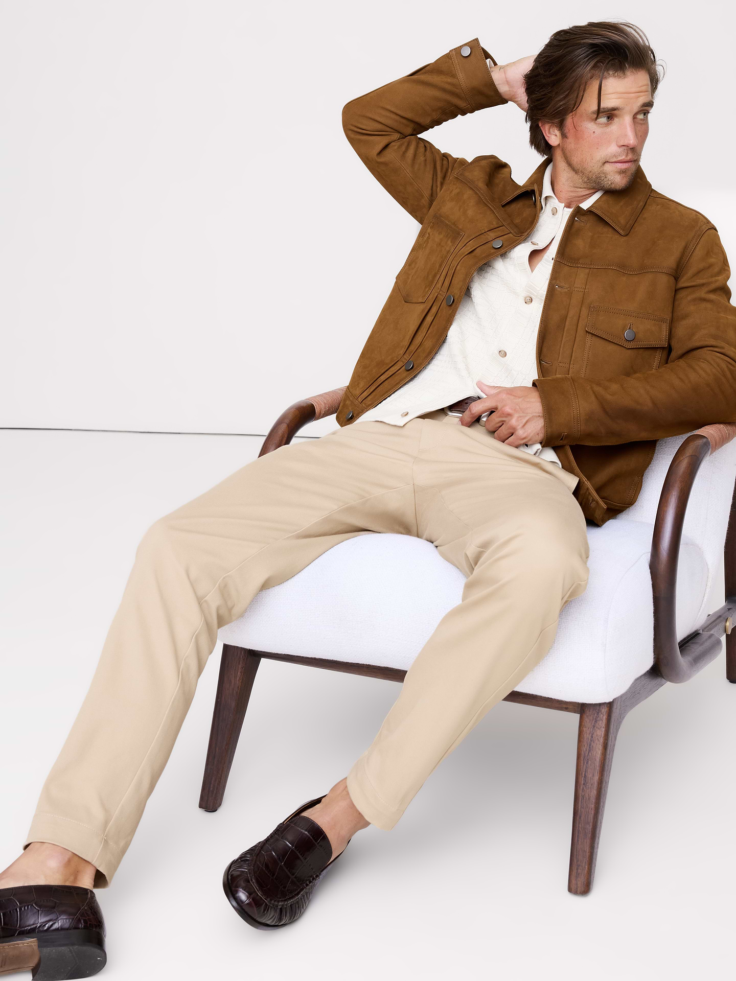 L'image numéro 1 présente Chino étroit en tissu italien extensible
