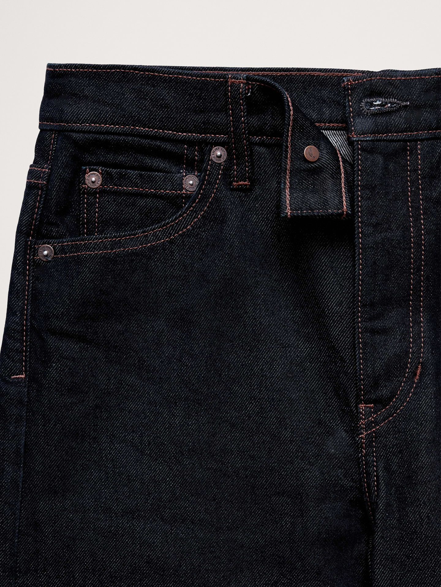 L'image numéro 6 présente Le célèbre jean classique à jambe large