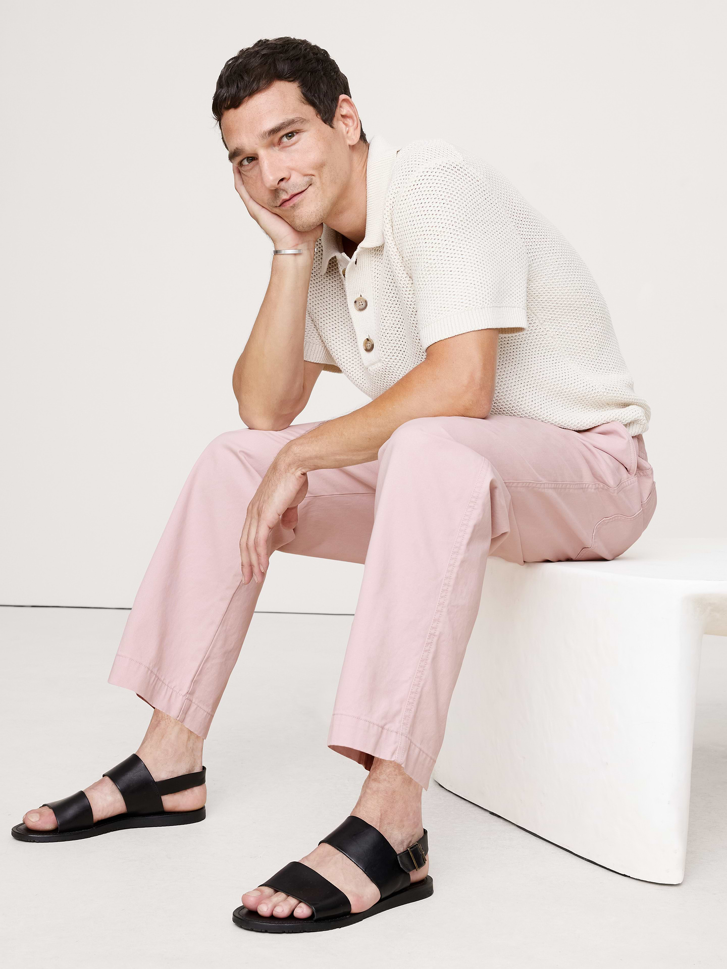 L'image numéro 4 présente Pantalon ample à taille extensible en coton léger