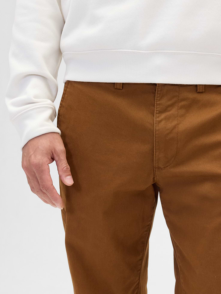 Image 5 of 6, GapFlex Essential Khakis in Straight Fit