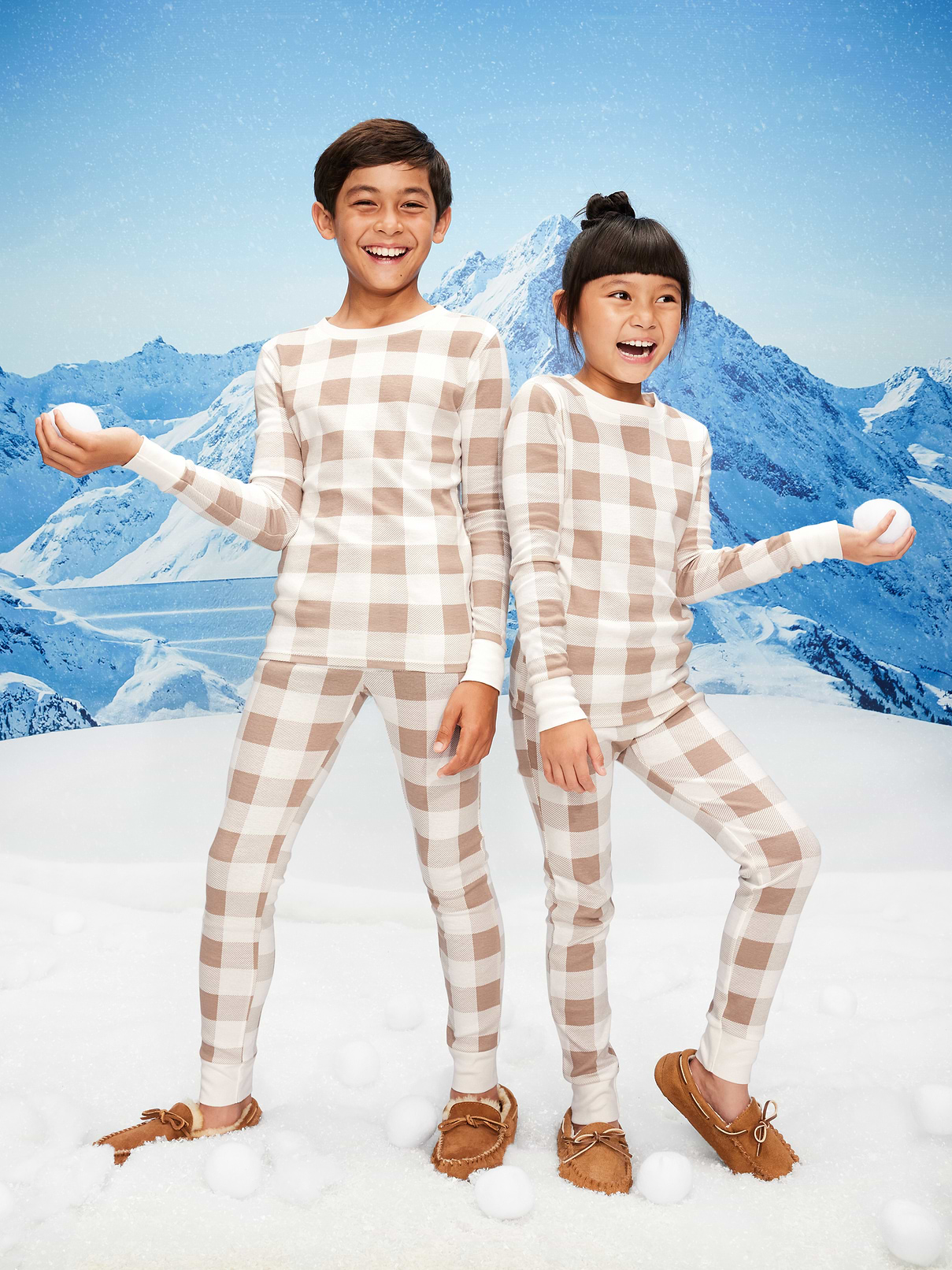 Image number 1 showing, Gender-Neutral Snug-Fit Graphic Pajama Set for Kids